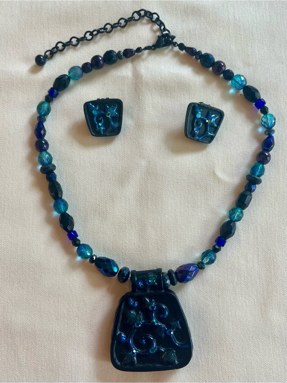 Abstract Blues Glass Pendant Choker and Matching Clip on Earring Set